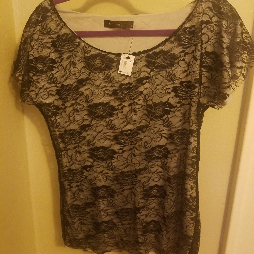 👚 Black lace top